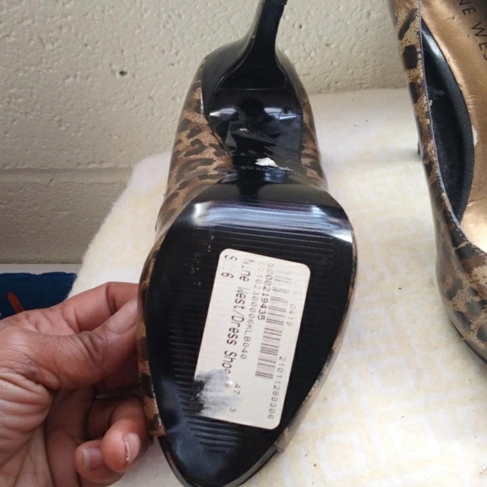 Heels - Picture 2 of 4